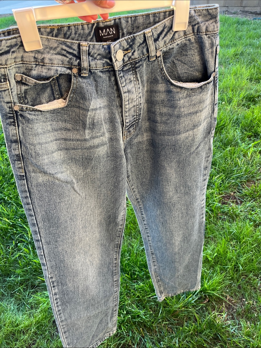 Boohoo Men’s Light Grey Wash Relaxed Jeans